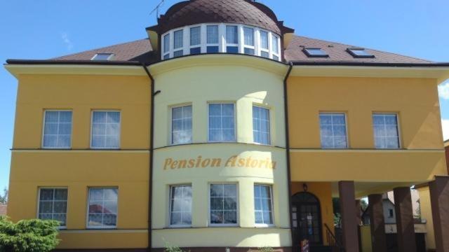 Pension Astoria Klášterec nad Ohří Buitenkant foto