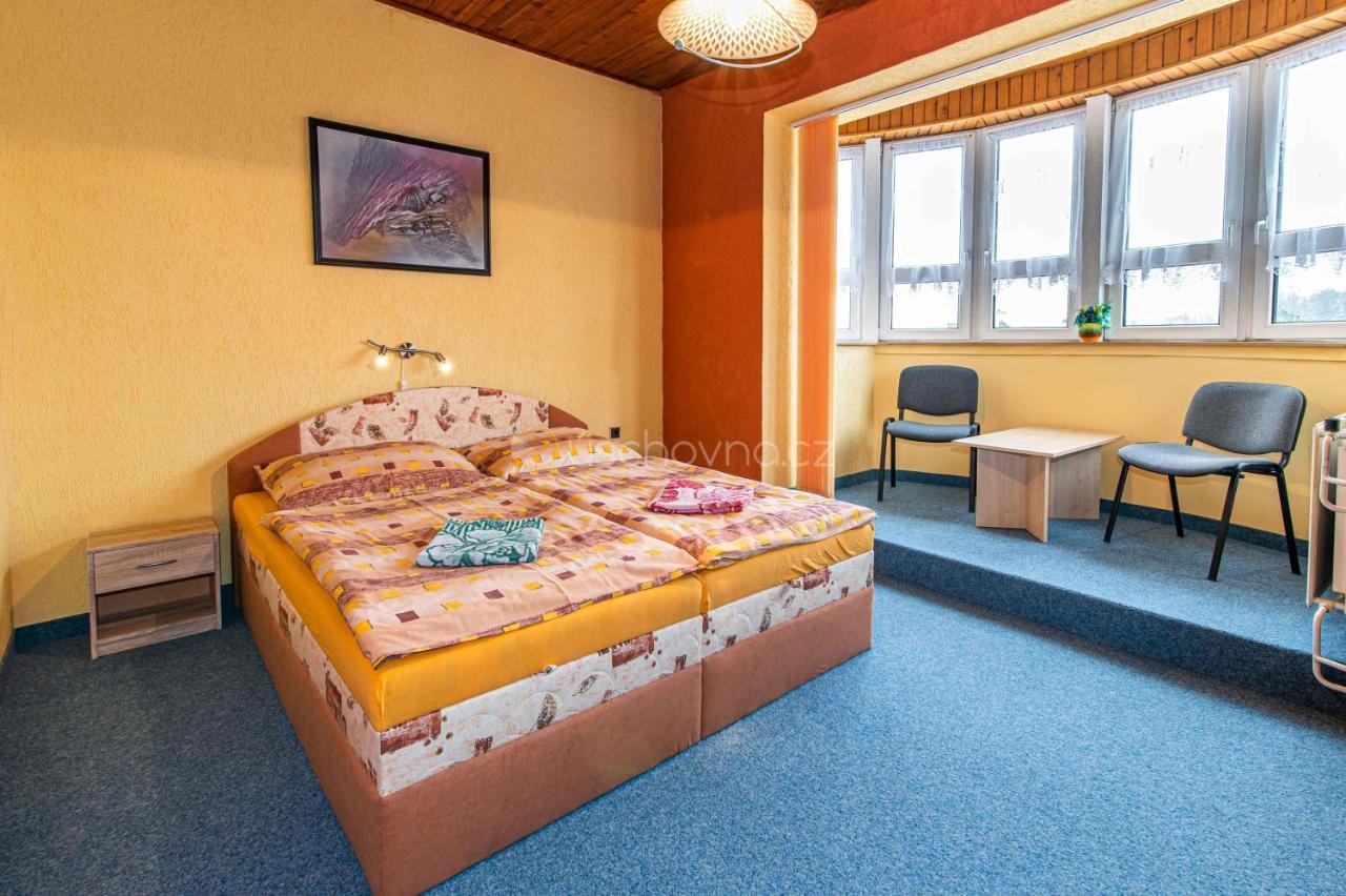 Pension Astoria Klášterec nad Ohří Buitenkant foto